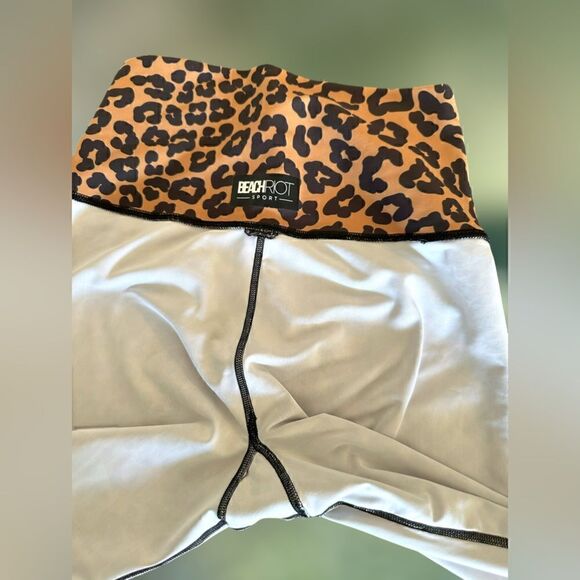 Beach Riot Piper Legging in Leopard Print Size S - Picture 7 of 11